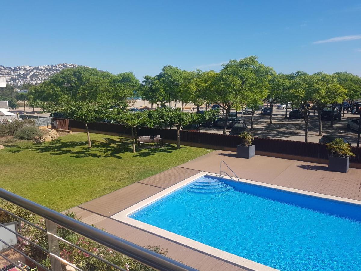 Beautiful Apartment 75M2 With View At The Beach, Pool, Parking 로지즈 외부 사진