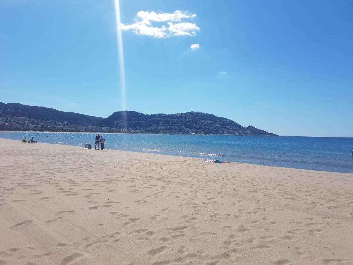 Beautiful Apartment 75M2 With View At The Beach, Pool, Parking 로지즈 외부 사진